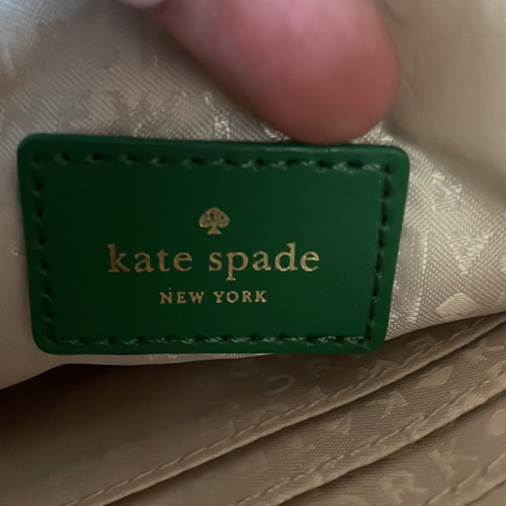 Kate Spade Spring Bloom Lolly wristlet/clutch. - Picture 3 of 4